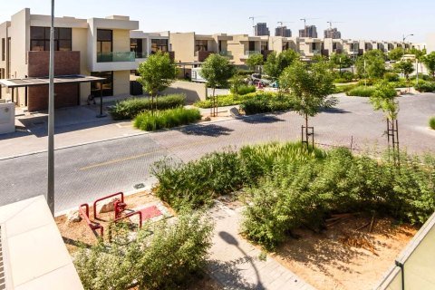 Top 10 brand-new buildings and communities in Dubailand